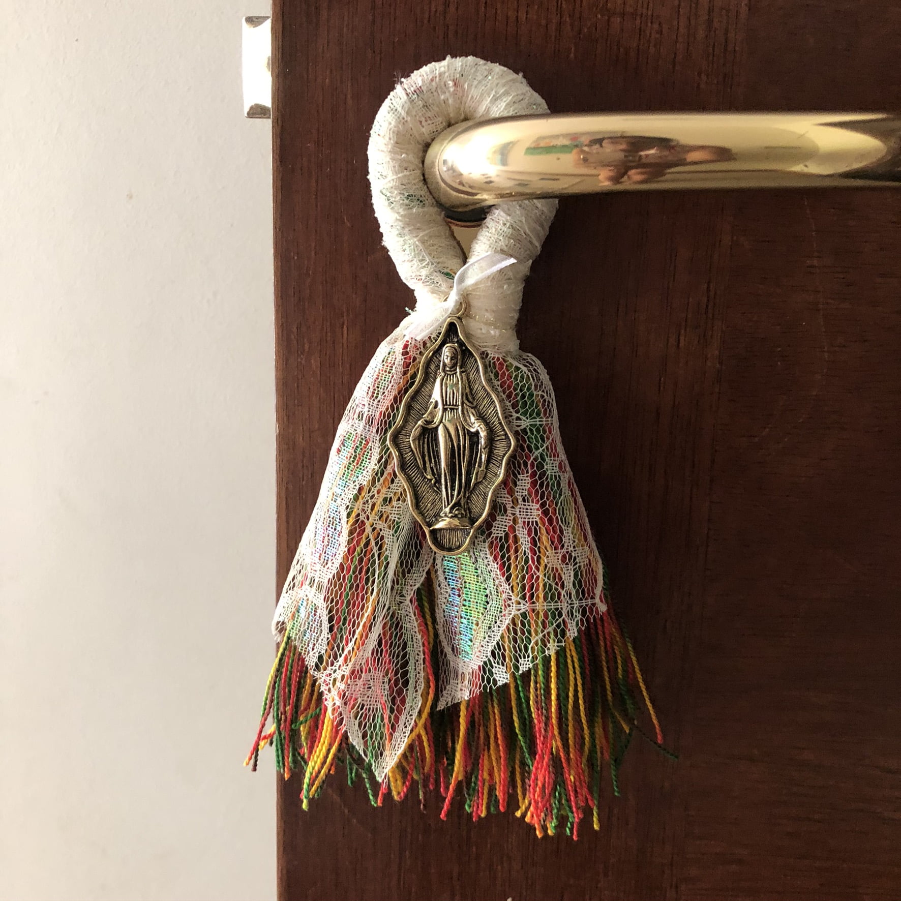 Protección de Hogar Virgen de los Rayos ⚡️ Borla Lana