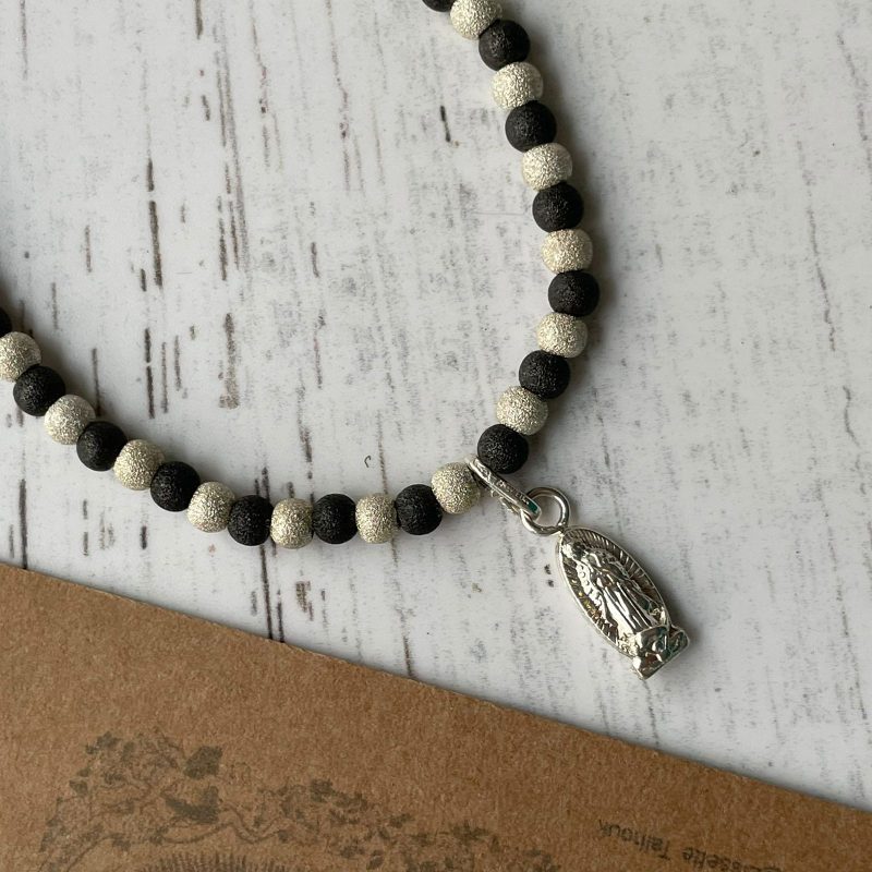 Pulsera pelotitas satinadas de P925 Virgen de Guadalupe - Imagen 4