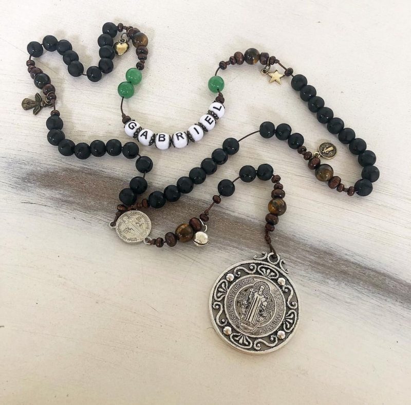 Rosario a Pedido piedra c/nombre acrílico personalizado desde $39.900 - Imagen 5