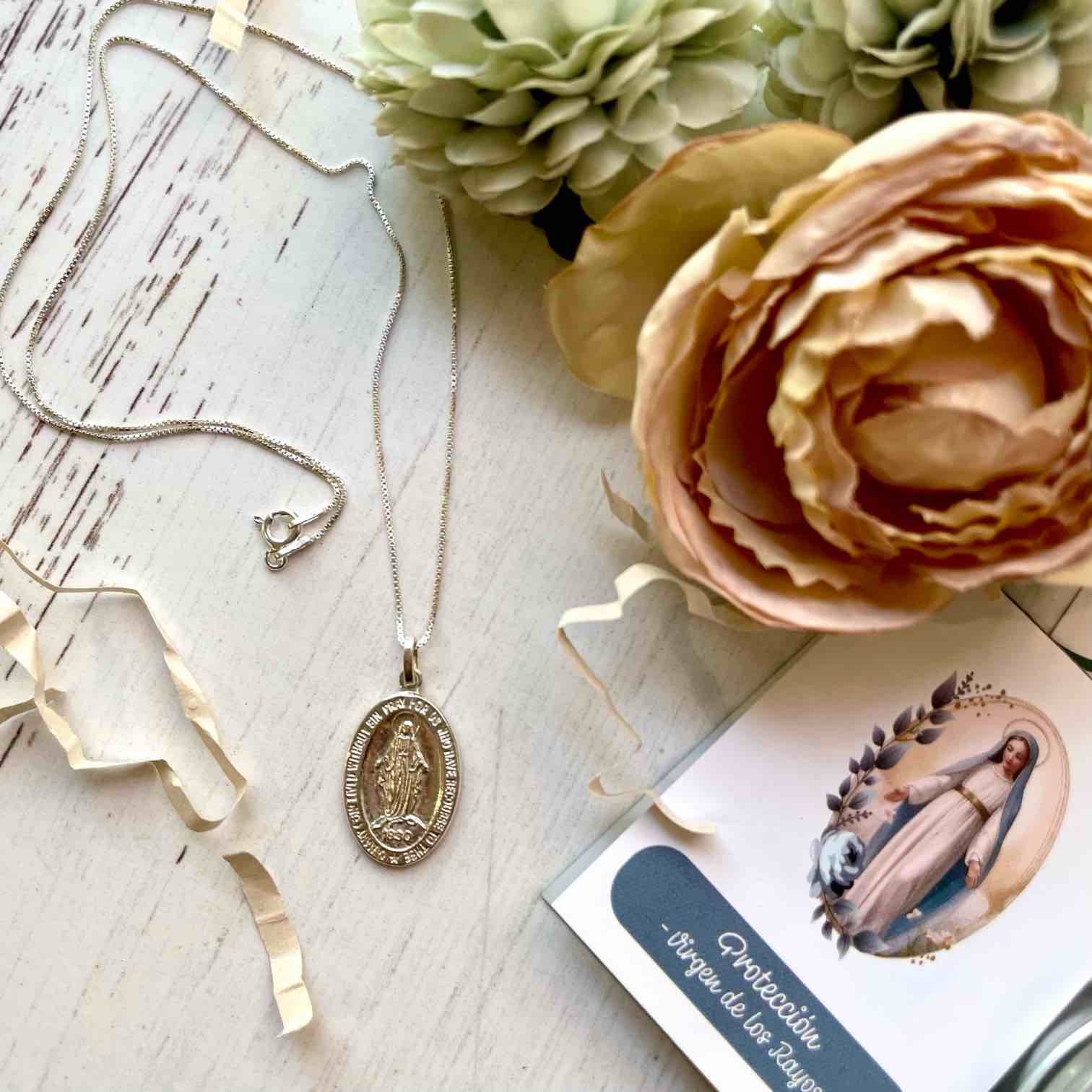 Collar Medalla Virgen de los Rayos