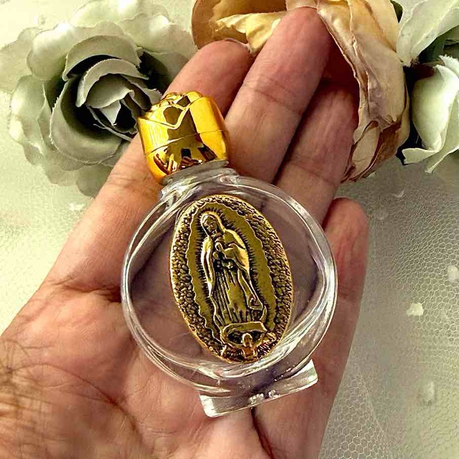 Botellita Agua Bendita Virgen de Guadalupe Dorada - Imagen 2